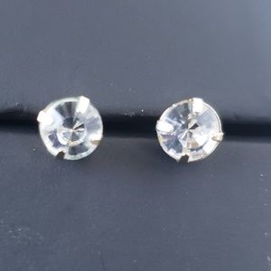 Clear crystal earring studs